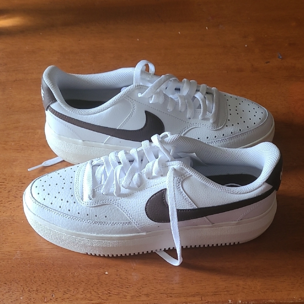 Nike Womens White and Brown Sneakers